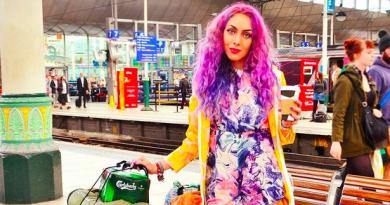 Kauneusbloggaajan elämä: kuinka moniväriset hiukset auttavat matkustamaan ympäri maailmaa ilmaiseksi